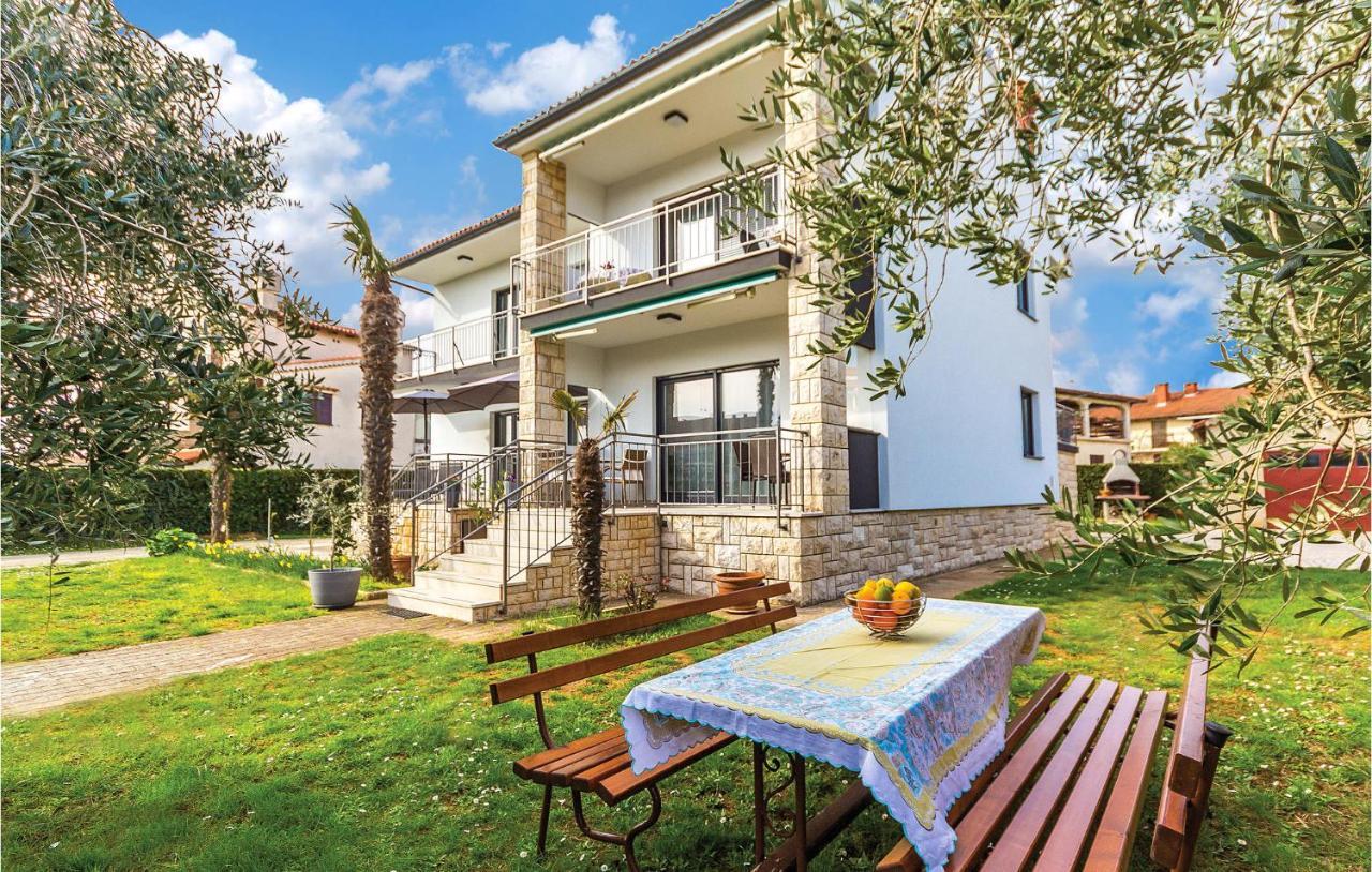 3 Bedroom Awesome In Apartman Medulin